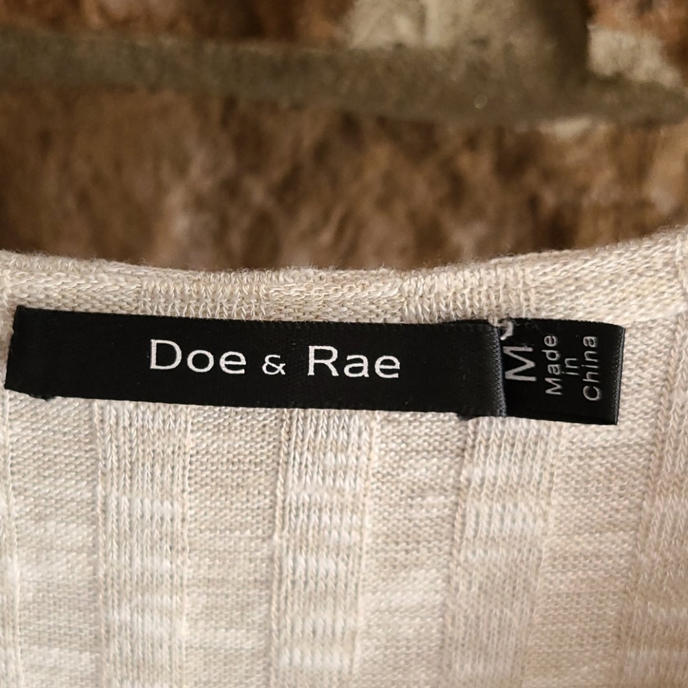 Donated Doe @ Rae Tunic - Picture 4 of 5